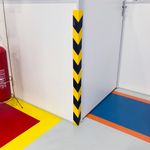 4688-cantoneira-zebrada-de-plastico-rigido-amarela-e-preto-100x5cm-1-und-ps-amarelo-2mm-100x5cm-1